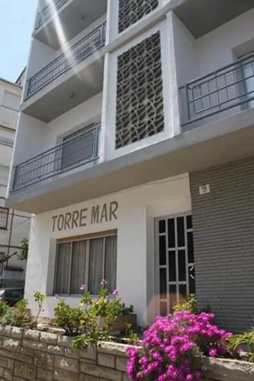 Fachada del Hostal Torre Mar en Salou